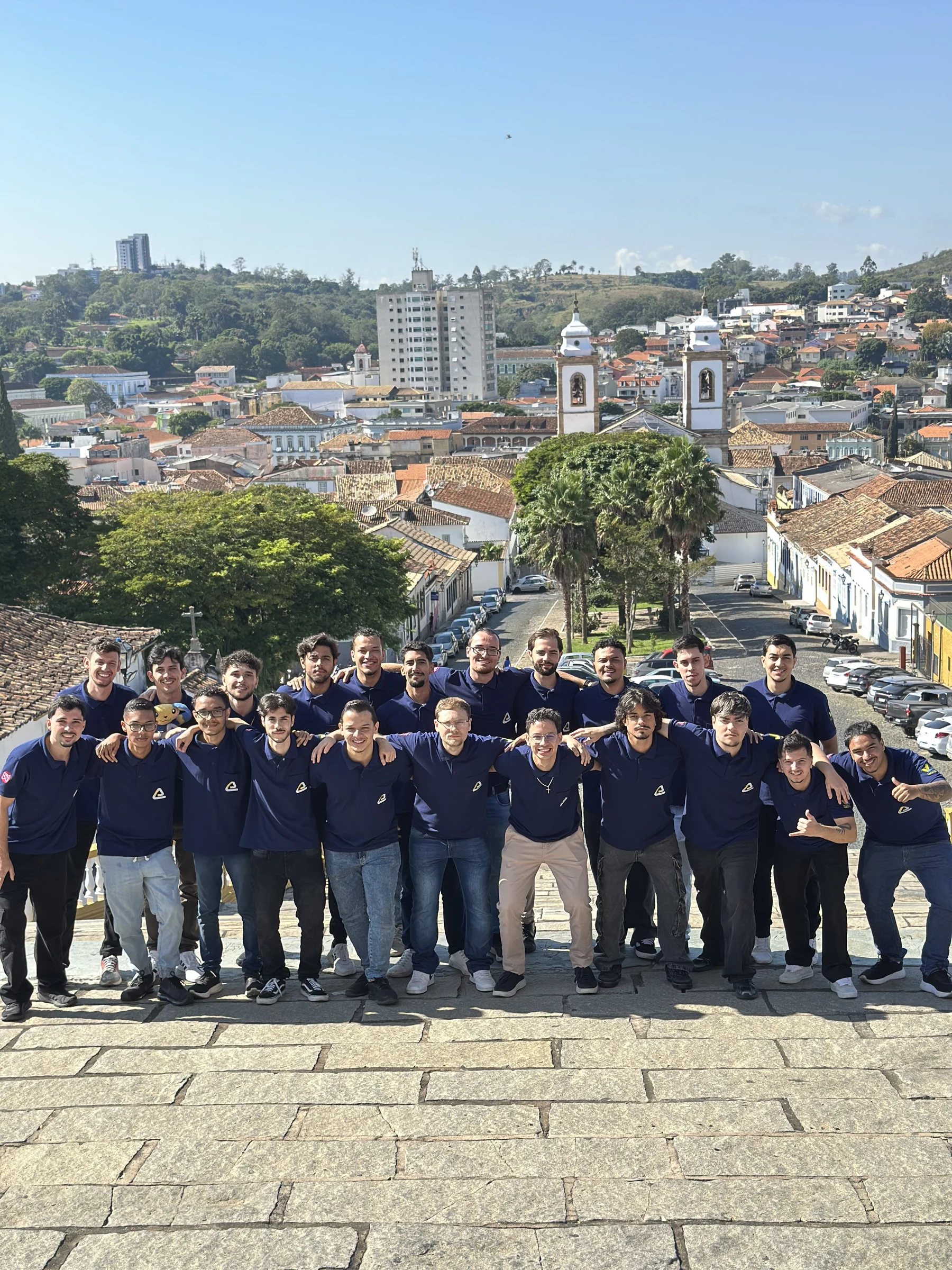 Equipe da EJEL reunida, conectando formação universitária e vivência empresarial